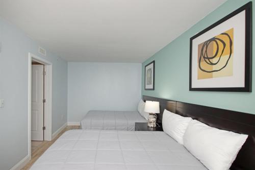 Oceanfront Paradise Sleeps 10 w Stunning Sunrises photo 179