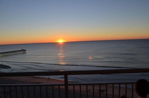 Oceanfront Paradise Sleeps 10 w Stunning Sunrises photo 198