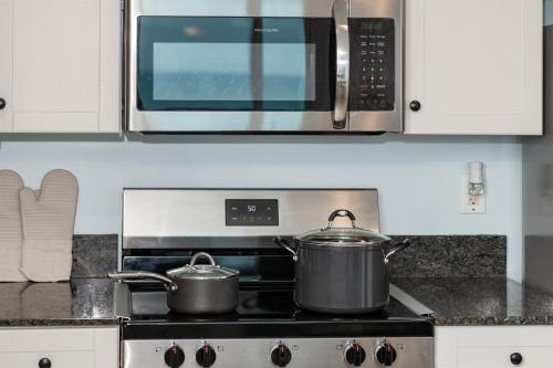 Oceanfront Paradise Sleeps 10 w Stunning Sunrises photo 208