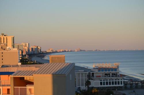 Oceanfront Paradise Sleeps 10 w Stunning Sunrises photo 217