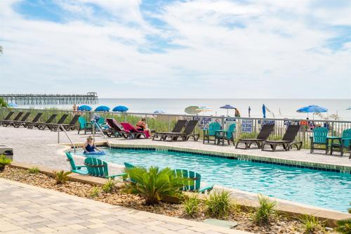 Oceanfront Paradise Sleeps 10 w Stunning Sunrises photo 226