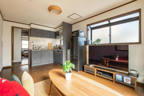 4BR 100m sq with parking 10pax 3min Station, Haneda, Shibuya
