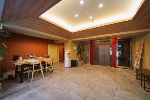 ulu Tokyo — Lobby or reception