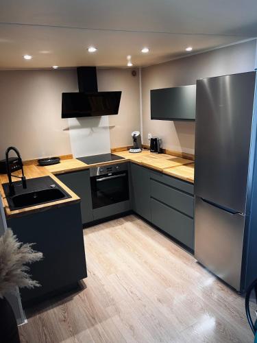 Fantastic new lodge with ocean view