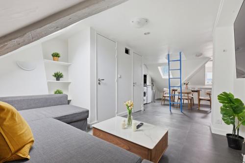 Paris Mezzanine Studio with Netflix - Le Marais