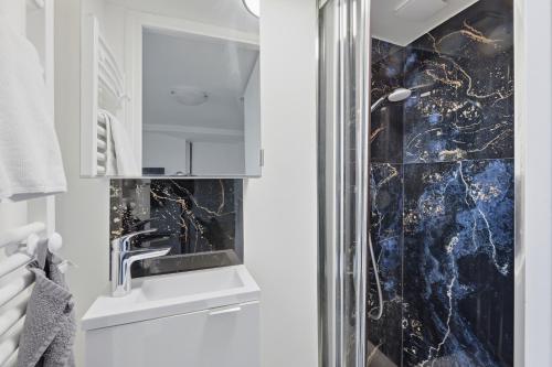 Paris Mezzanine Studio with Netflix - Le Marais