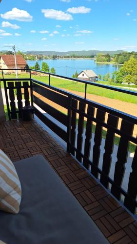 Lake Crown