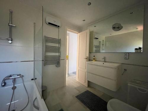 Los Ninis Holiday Home