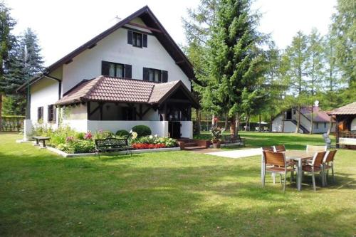 Large holiday home with private garden