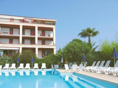 Riviera Living for Six