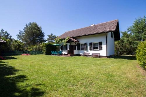 Holiday villa with a private garden in Lubiatów