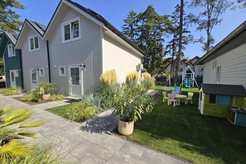 Comfortable houses with terraces