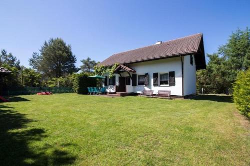 Large holiday home with a garden, Lubiatowo