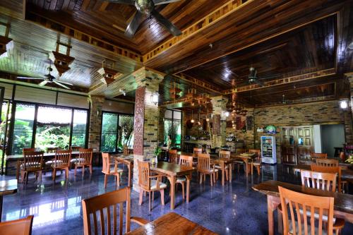 Gallery image of Hotel Khaosok and Spa in Khao Sok National Park