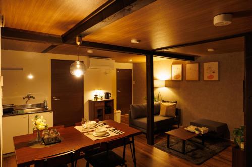 NEW OPEN Modern Stay Central Kanazawa 5min to Samurai District Sleeps 4