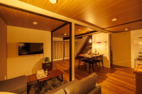 NEW OPEN Modern Stay Central Kanazawa 5min to Samurai District Sleeps 4