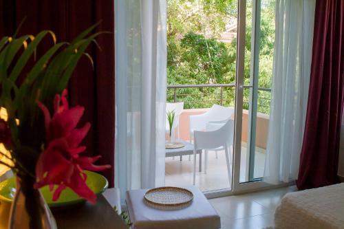 Ein Sitzbereich in der Unterkunft Instyle Residences at Infiniti Blu