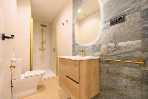 AGU230 - Piso de 4 dormitorios y 4 baños en el Centro de Madrid