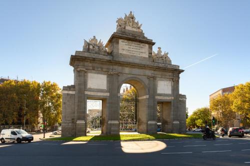 AGU230 - Piso de 4 dormitorios y 4 baños en el Centro de Madrid