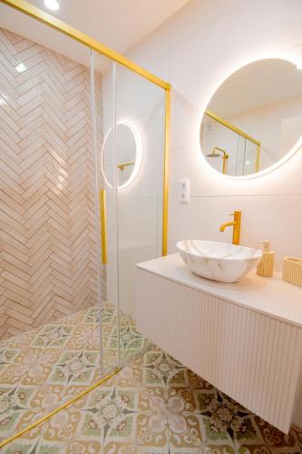 Casa Francesca, renovated townhouse walking distan