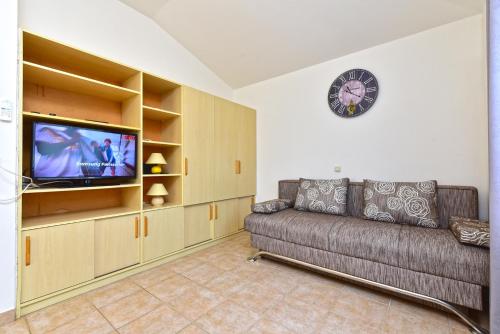 Apartments Biskupije 810