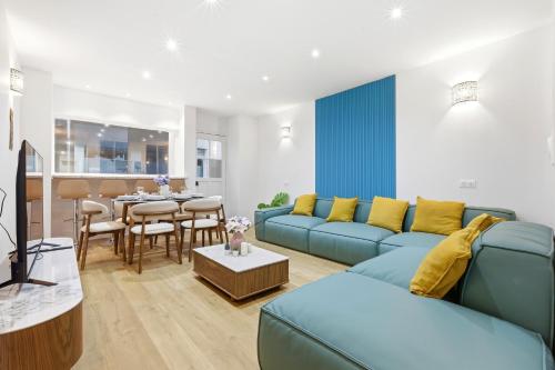 Spacious 4BR Paris Charm in Paris 8 with Netflix