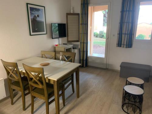 Vacation Studio with Pool, Tennis, Pétanque & Parking