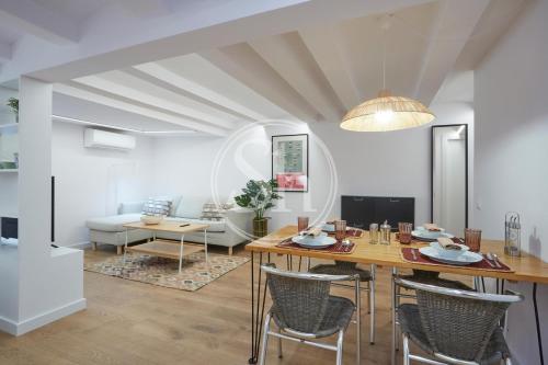 Stylish Eixample Apartment near Francesc Macià