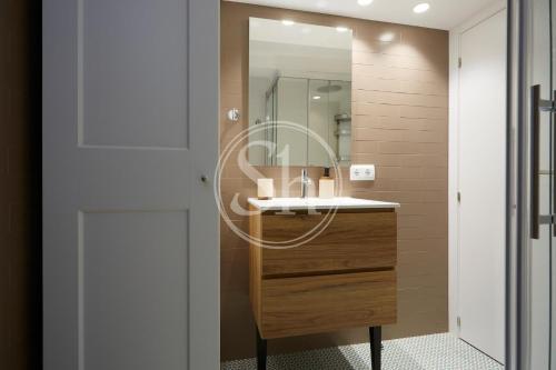 Stylish Eixample Apartment near Francesc Macià