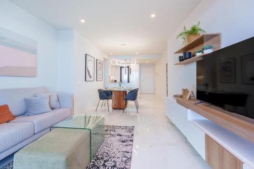 Seaside View High-Floor Apartment - Benidorm Beach