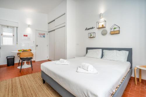 #062 Villa Lemon 3 by Home Holidays