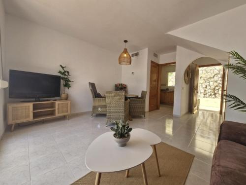 Casa Pintor Calpe by Theka Services