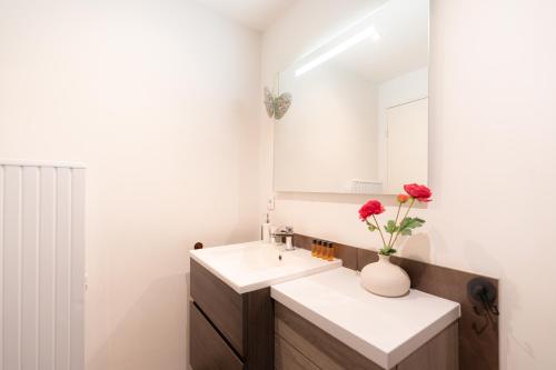 Wonderful View - 2BR Nice Fabron - Parking