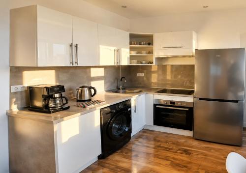 Cozy Downtown Retreat Close to Sea and Station