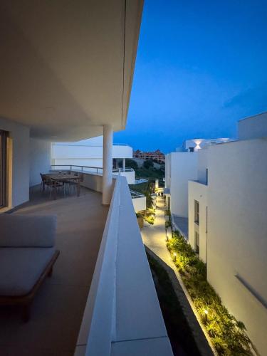 58 Stylish 3BR, Pool, Near Marbella