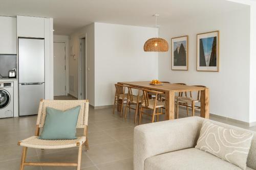 58 Stylish 3BR, Pool, Near Marbella