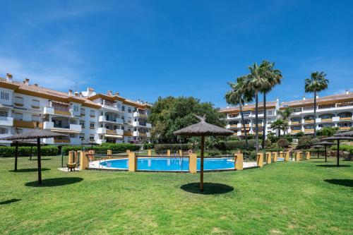 Golden Mil 3 BDRM Elegant Penthouse with Sea View