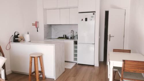 Apartamento acolhedor frente mar com piscina