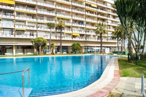 Premium Beachfront Stay in La Carihuela 4