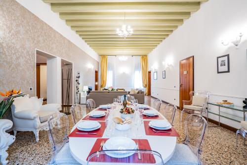 Ca' del Monastero 4 Collection Apartment up to 8 Guests with Lift photo 10