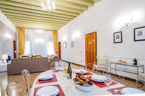 Ca' del Monastero 4 Collection Apartment up to 8 Guests with Lift photo 11