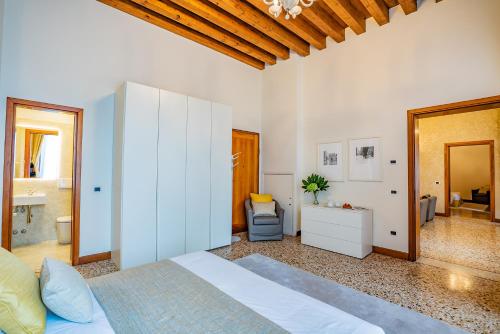 Ca' del Monastero 4 Collection Apartment up to 8 Guests with Lift photo 17