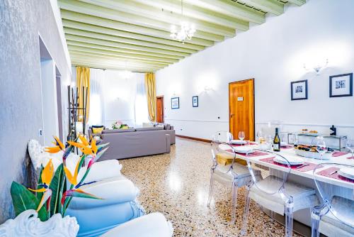 Ca' del Monastero 4 Collection Apartment up to 8 Guests with Lift photo 5
