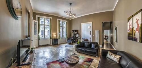 The Suit Mondain Apartment Budapest