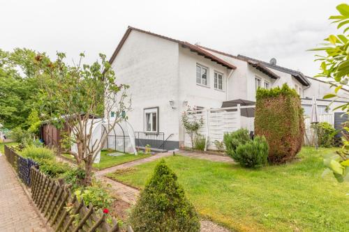 Foto Family-Friedndly Home with Large Garden &BBQ Grill 6
