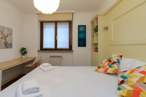 Xenia - 3 room apt in Via Ippodromo 14