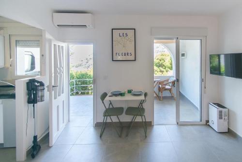 WELCS ESTUDIO 370 EMP con vista al mar