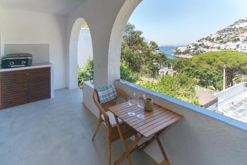 WELCS ESTUDIO 370 EMP con vista al mar