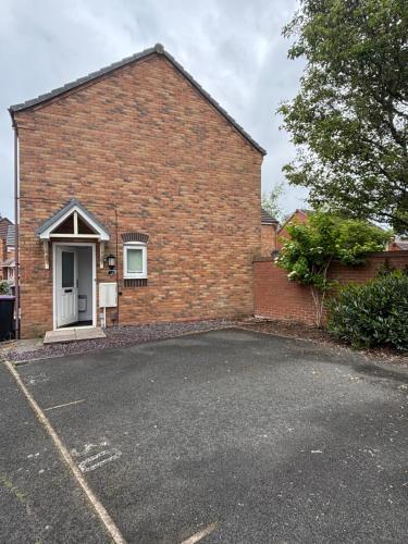Gallery image of 32 riven road in Ketley