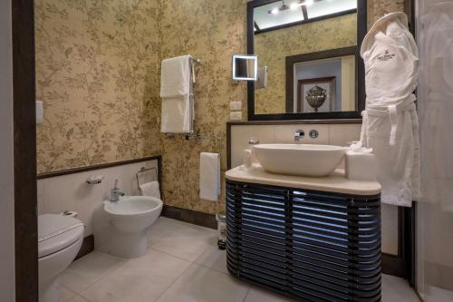 San Firenze Suites & Spa photo 80
